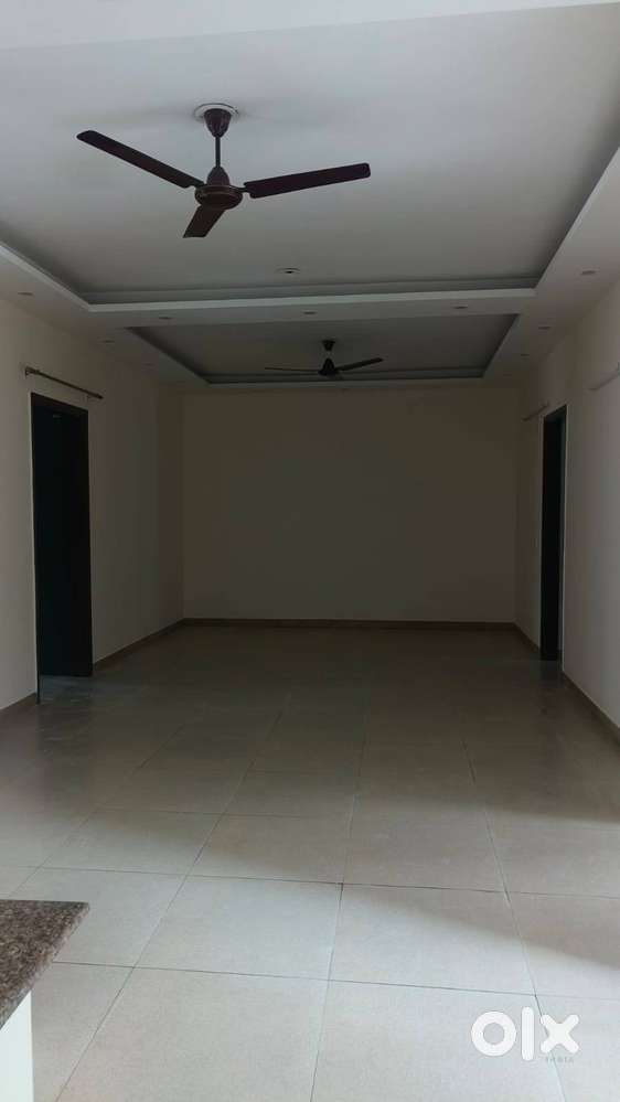 2+1 bhk first floor available for rent