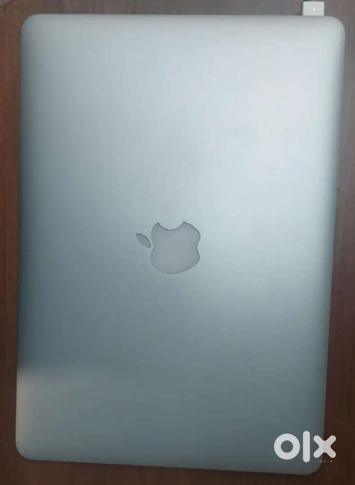 13 inch Macbook Air, 2017, 128Gb SSD, 8 Gb RAM, Intel processor