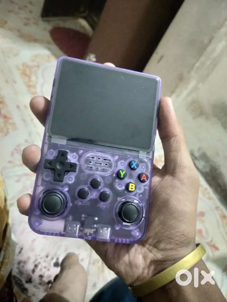 R36S Handheld Game Console