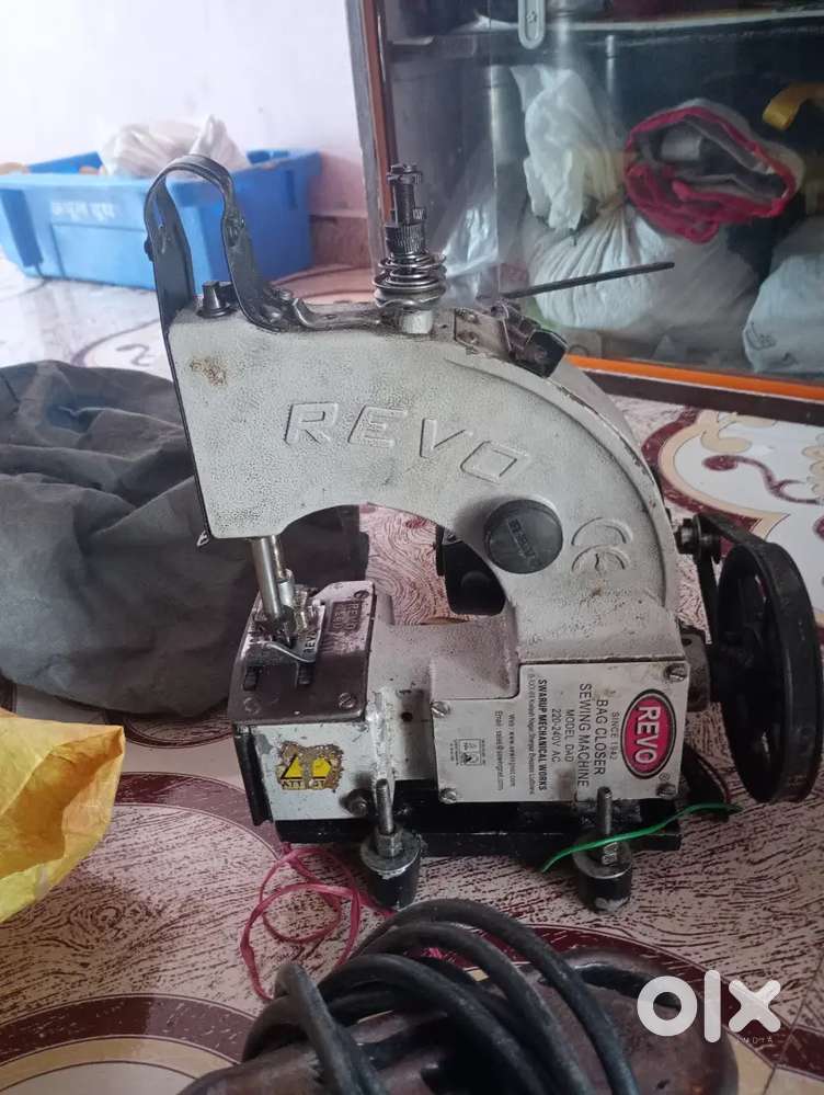 Revo Bag closer Machine