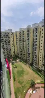 lookinng for flate mate fully furnished
