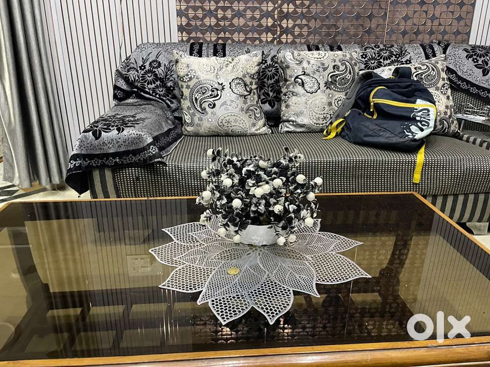 Sofa and center table