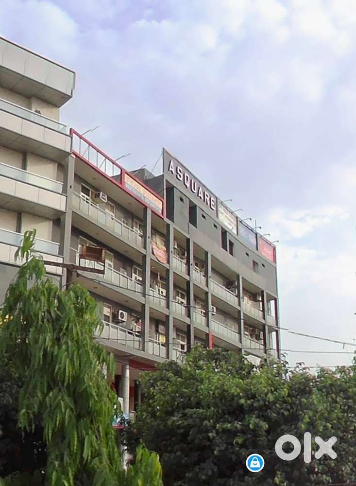 Chaudhary luxury pg near 52 metro station