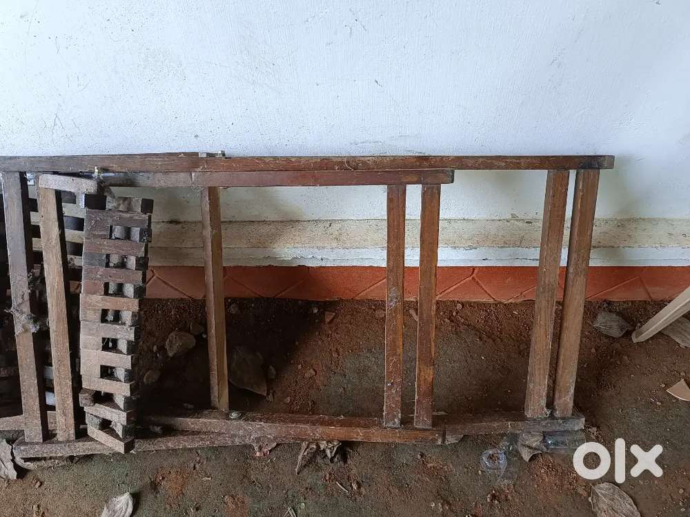 ചാര് കസേര ചെറിയ ഒരു പണി ഉണ്ട് ബാക്കി എല്ലാം ഗുഡ് ആണ്