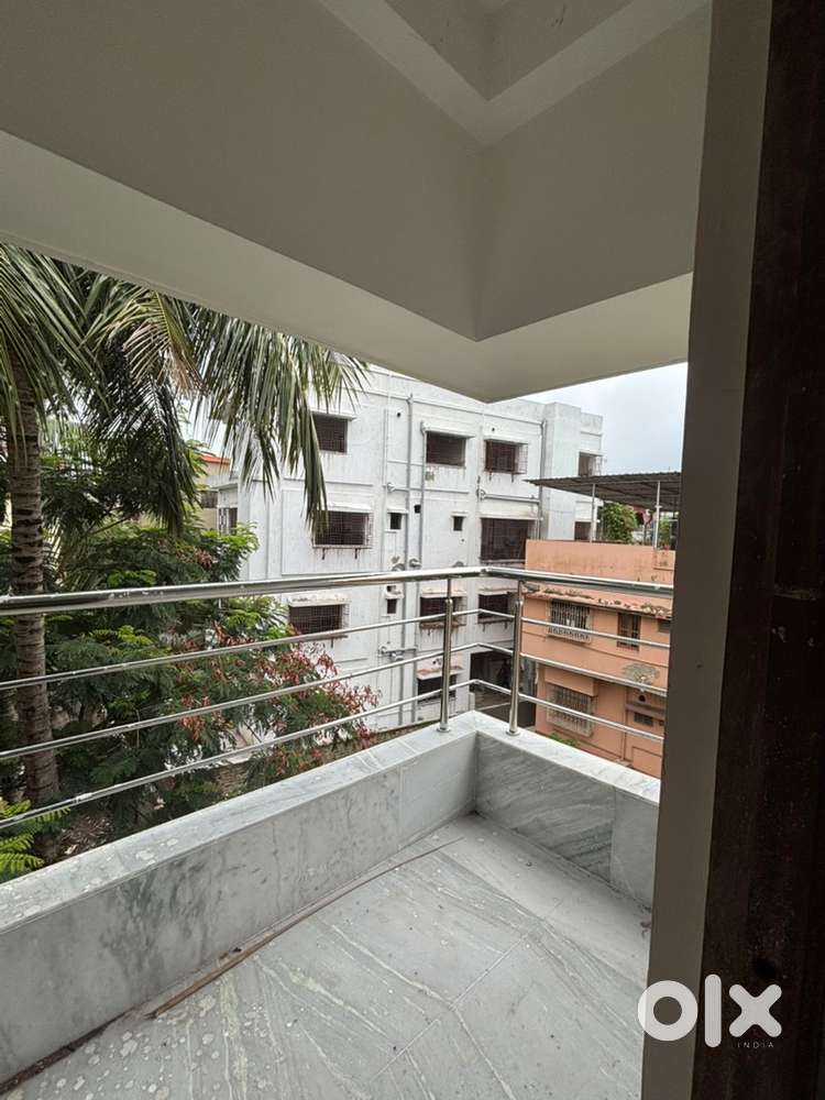 READY FLAT SALE AT SILPARA 2 MIN FROM DH ROAD CC ALSO AVAILABLE