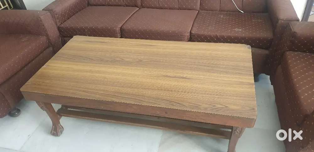 5 seater Sofa set and table