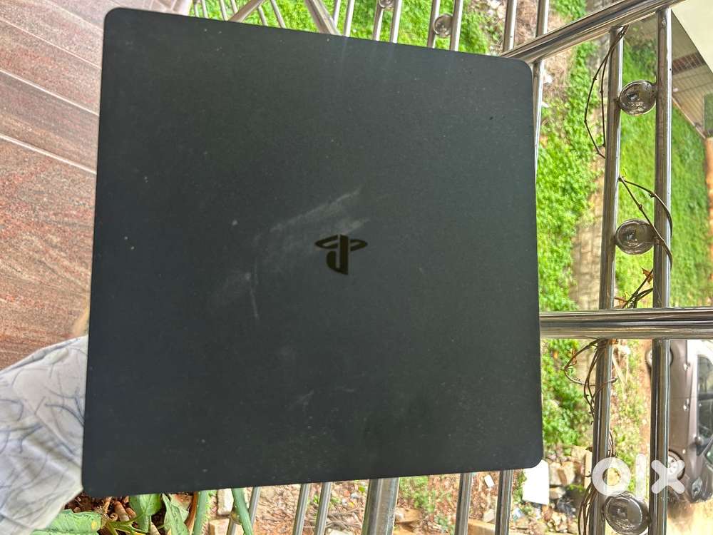 PS4 slim 1tb