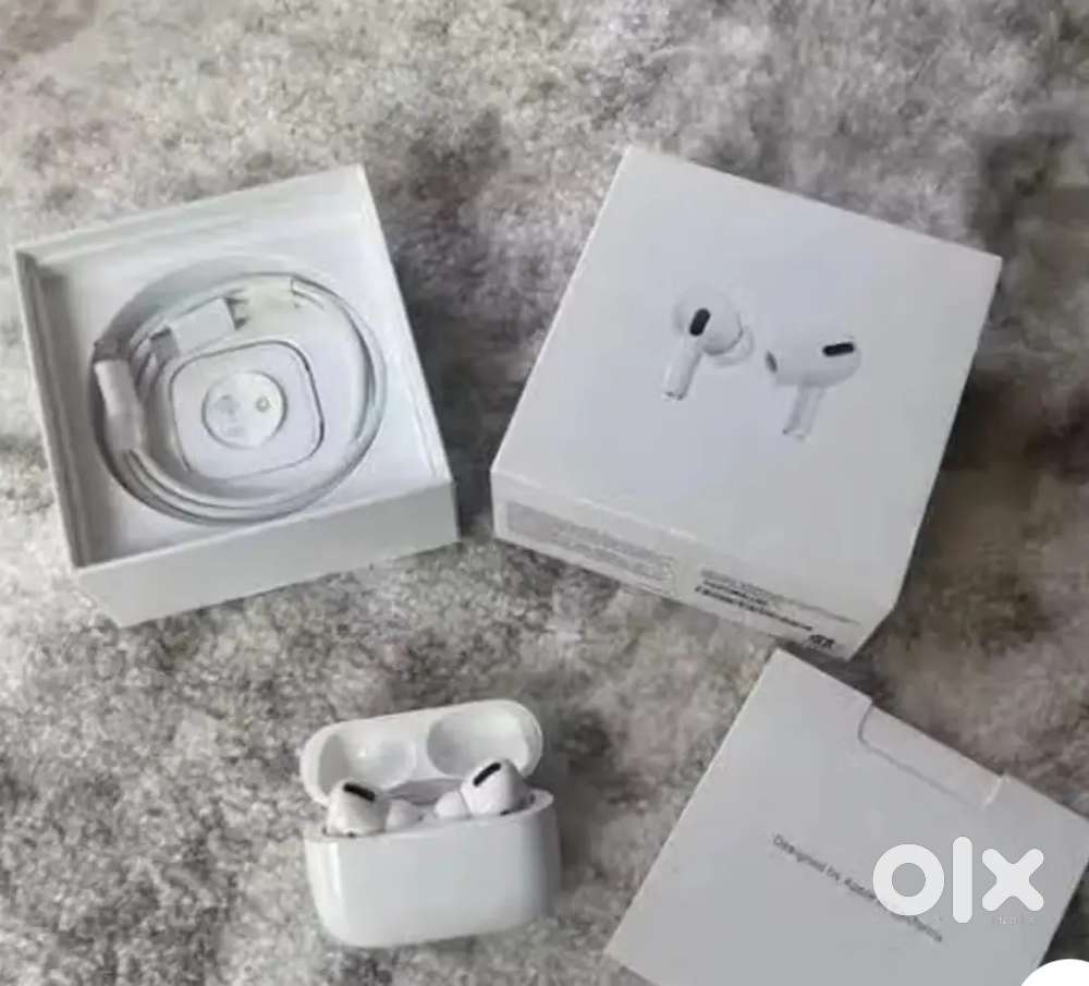 Airpods pro (New condition, recently bought)