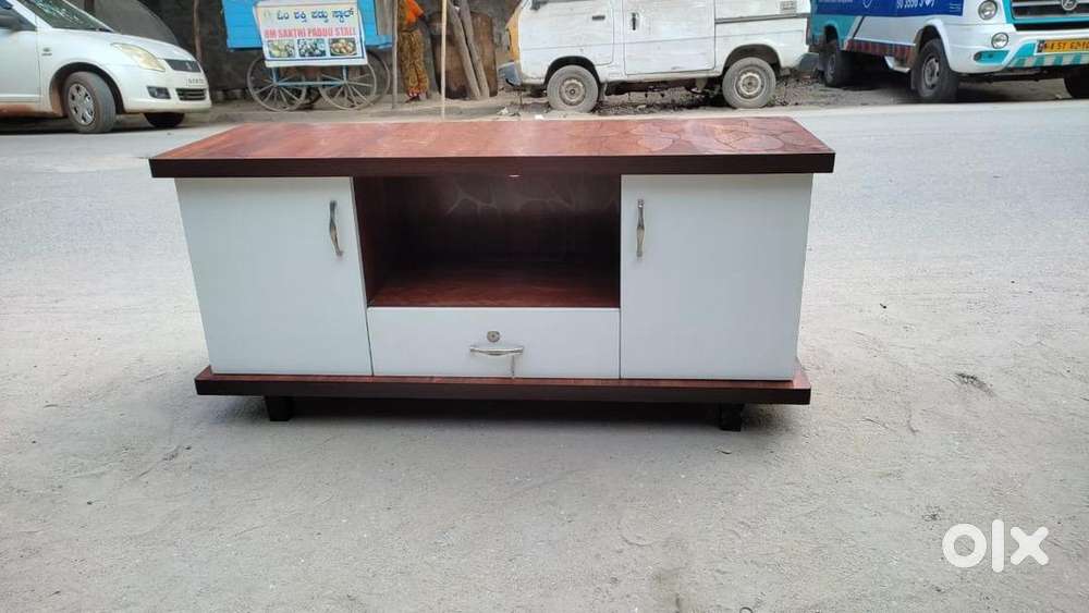 Brand new wooden tv stand /tv unit cod available