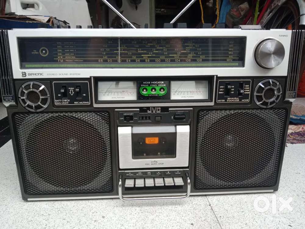JVC  RS  , 828