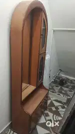 Dressing table and 2 door