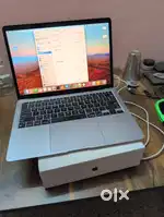 Mac air M1, 8gb, 256gb ,battery 99%.Perfect condition with bill & box