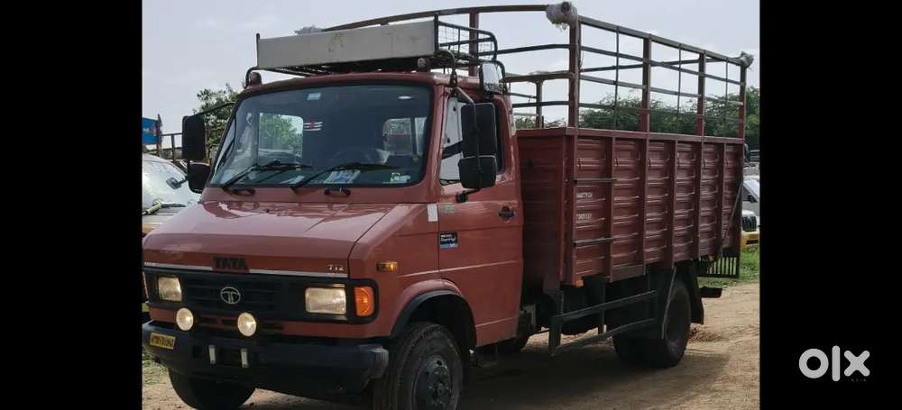 TATA 712  six tyres vehicle for sale