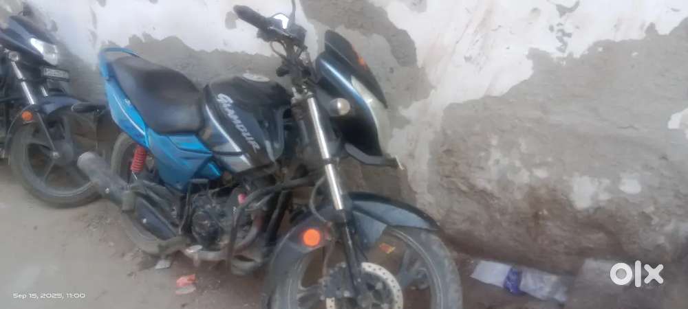 Hero Glamar ek hath ki gaddi hai first oner 25000 km chali hai
