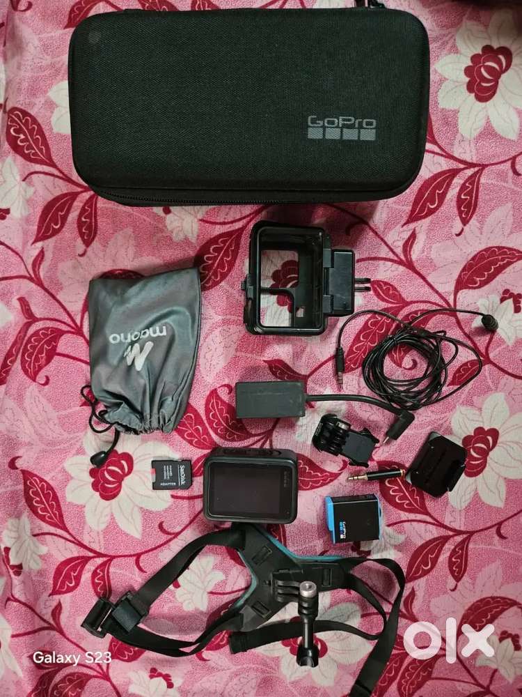 New Condition GoPro Hero 9 Dual Screen Full Set Moto Vloging