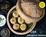 Chow momo seller