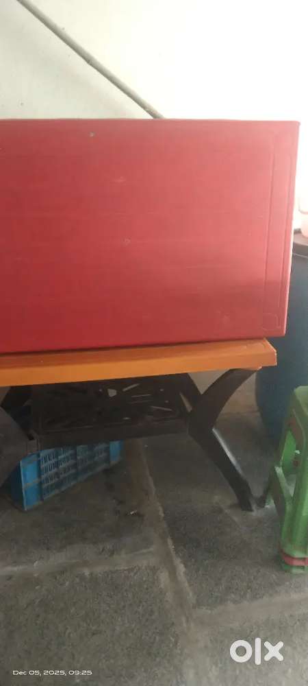 Chicken centar Good location maine road. Khadar bad