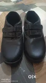 School shoes chhe 8 no. Na