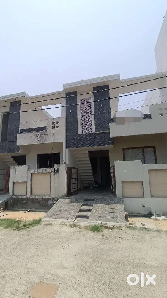 (CORAL SPRINGS KILA ROAD) 123 GAZ PAIR VILLA 85 LAKH EACH