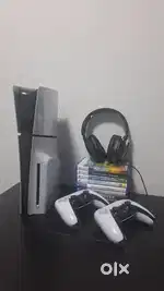 PlayStation 5 Slim 1TB Disc Edition 2 Controllers & Games