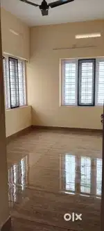 Appartment for rent at kaloor for bachilaurs only