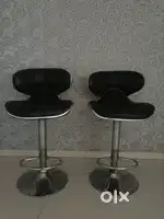Swivel backrest bar stool