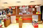 बिलिंग / सेल्स गर्ल्स लड़के / हेल्पर की जरूरत V - MART में !!