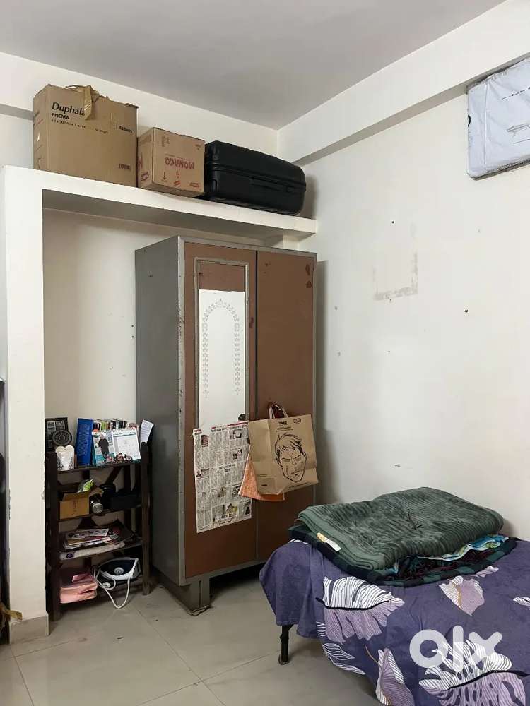 Looking for female flatmate