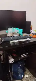 Computer table