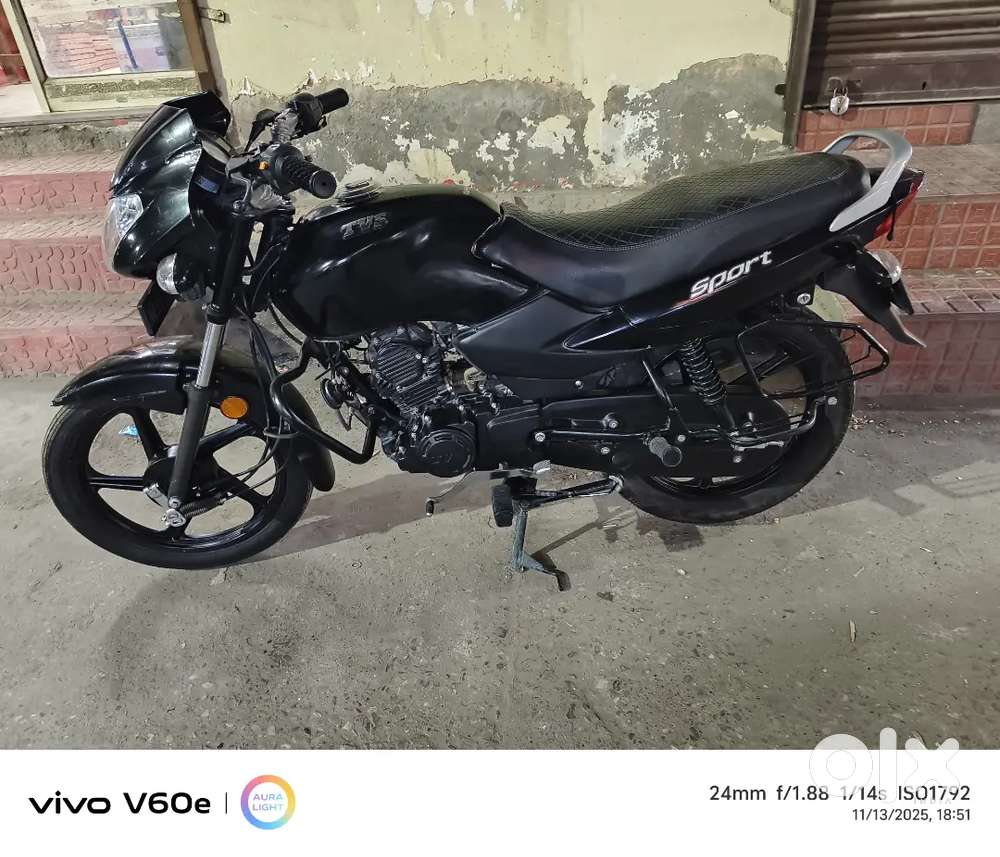 TVS sport all black