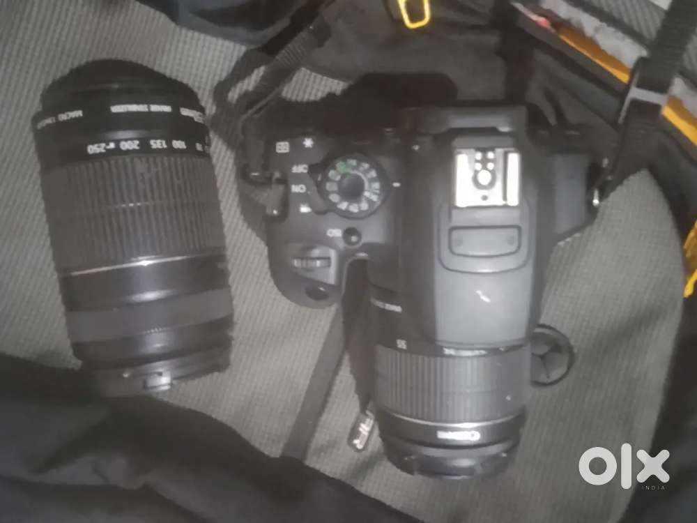 Canon dslr cemera with extra lench