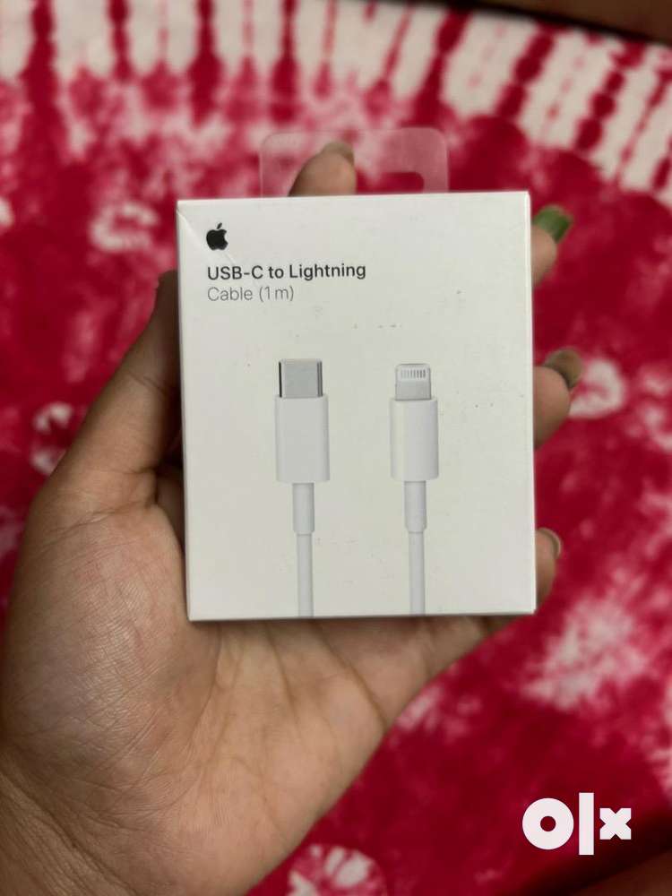 USB - C to Lightning Cable (1 m)