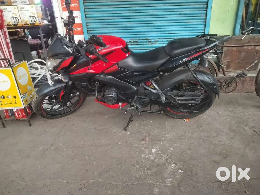 Bajaj pulsar na 160