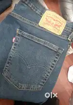 Sales Person for cloths showroom