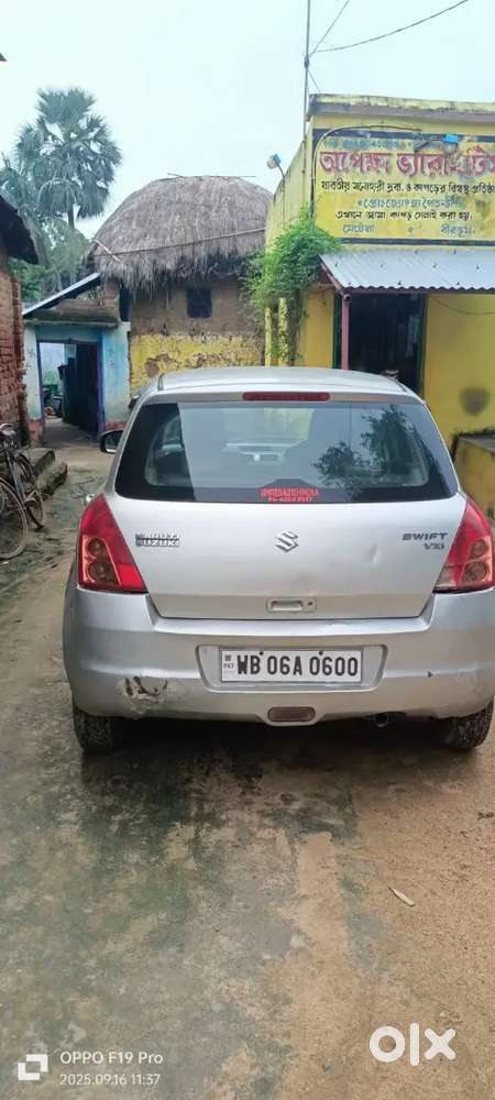 Maruti Suzuki Swift 2009 Petrol 74000 Km Driven