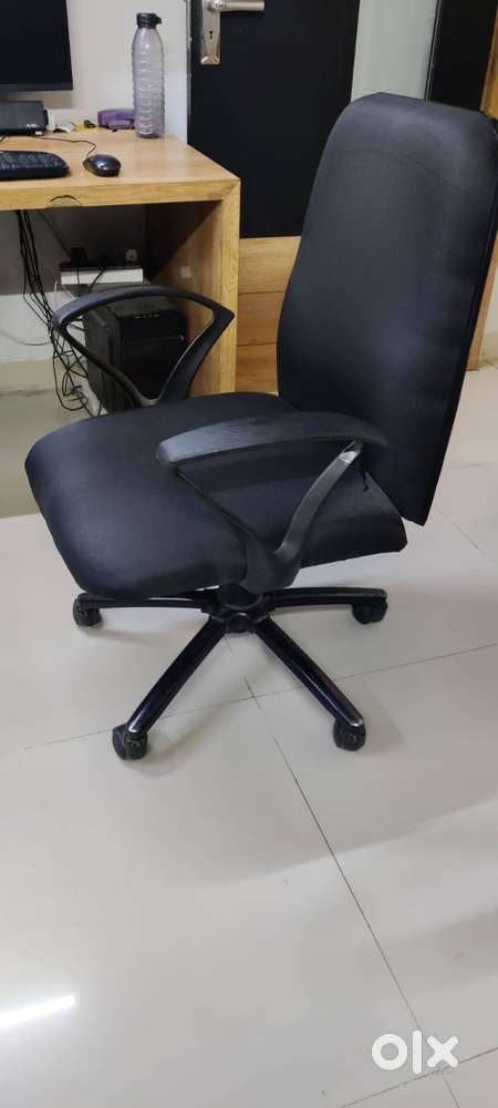 Office Chairs for Sale – Set of 8  Good Condition