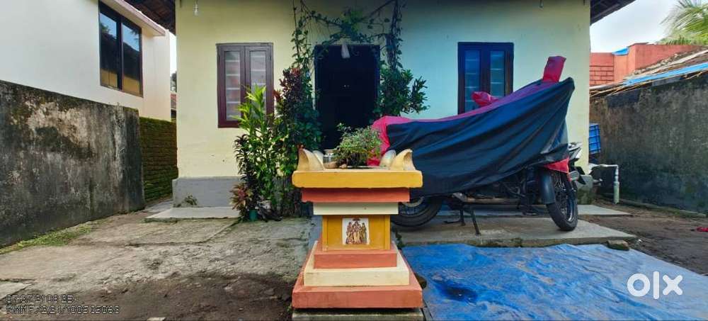 കൊച്ചി പള്ളുരുത്തിയിൽ ഓടിട്ട വീട് വില്പനയ്ക്ക്