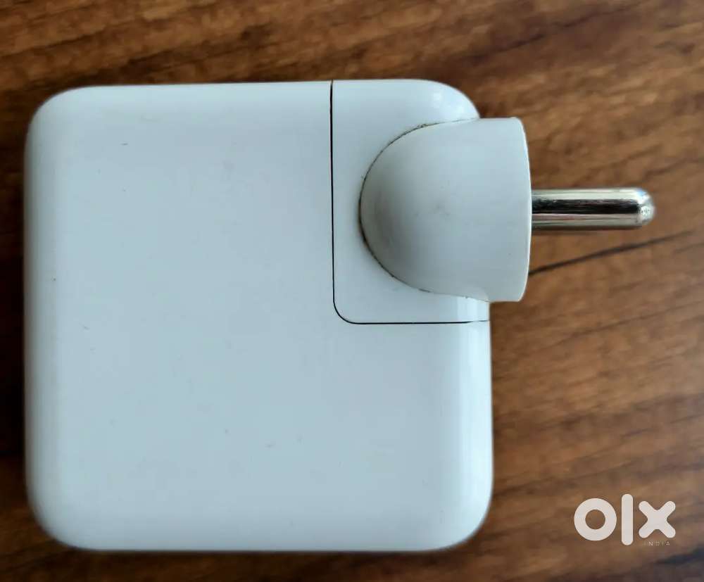 SELLING MY APPLE CHARGER ADAPTER 35W