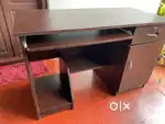 Piyestra computer table