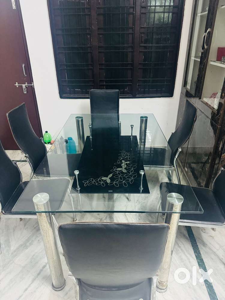 Glass Dining table with 6 Chairs