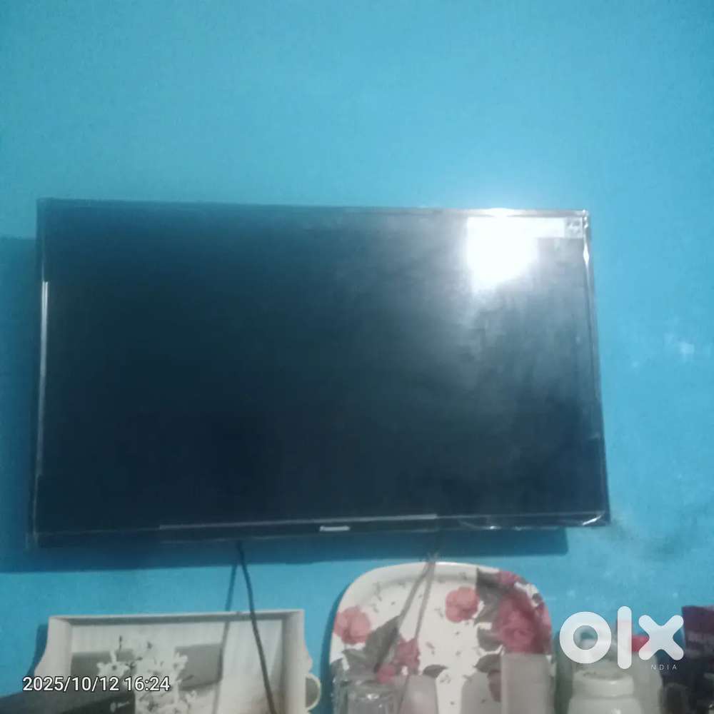 Urgent sale money need and v good condition and no scratch