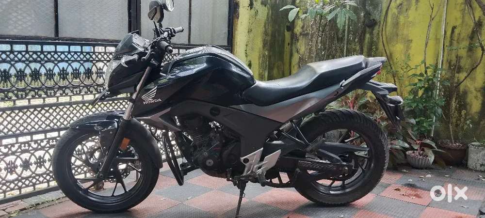 Selling Honda cbhornet 160r