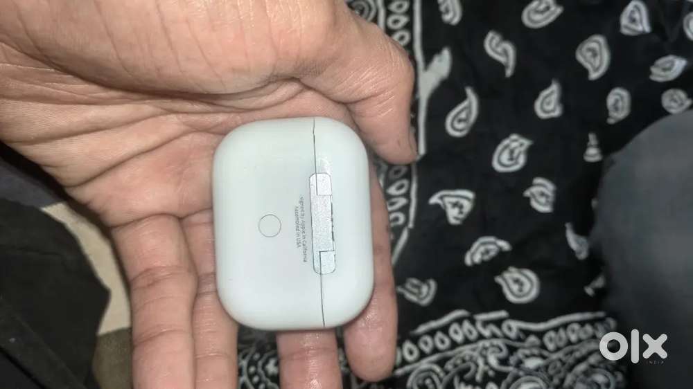Apple earbuds