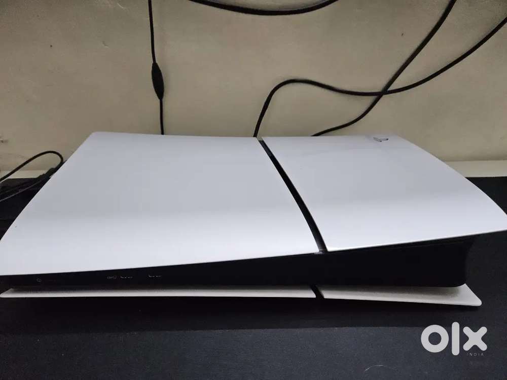 Song Ps5 with 2 controller with Ghost of Yotei and more games