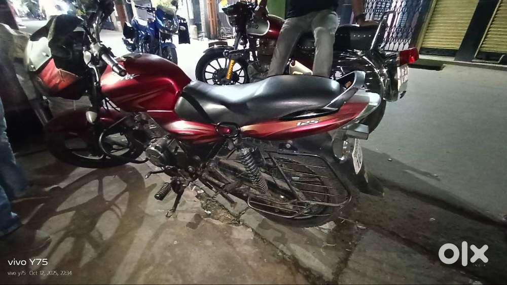 Bajaj Discover to Sell