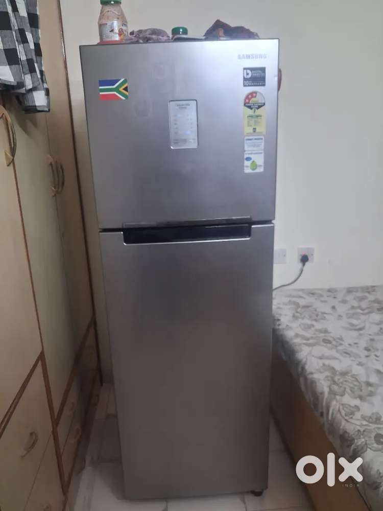 Samsung refrigerator duble door 2018 bought selling fast