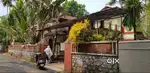 Deal-Chirayam:10 cent land-3 bhk 2 floor independent ready old villa