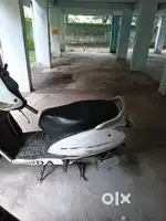 Honda Activa 3G in white color