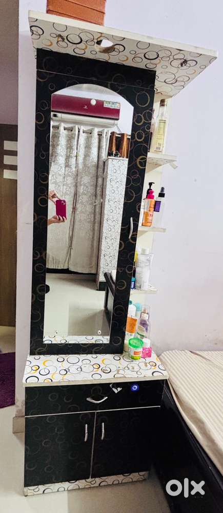 2 Double Door Wardrobes/Cupboards + Matching Dressing Table