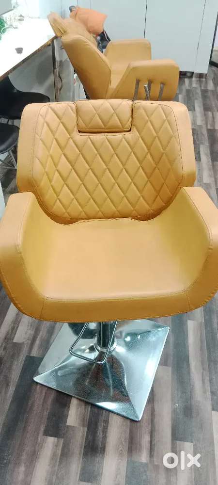 Salon Chair in mint condition